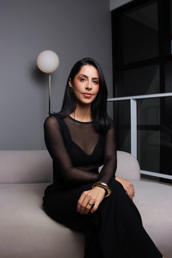 Retrato de Dra. Ayandra Versiani, dermatologista